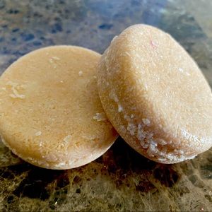 Lot of two Lush Cosmetics Honey I washed my Hair Shampoo Bars